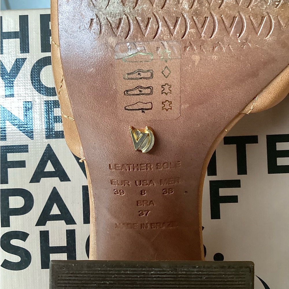 NIB VICENZA Shoes. Sz 39 - Picture 4 of 9